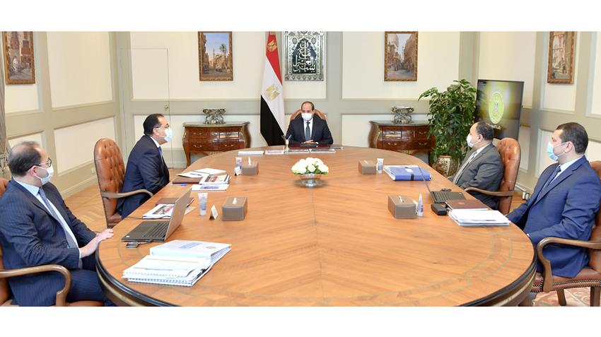 الرئيس عبد الفتاح السيسي يجتمع مع رئيس مجلس الوزراء ووزير المالية 18/1/2022