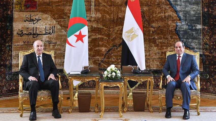 الرئيس عبد الفتاح السيسي يعقد جلسة مباحثات ثنائية مع الرئيس الجزائري 25-1-2022