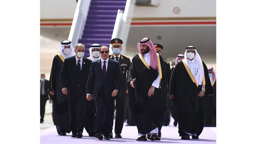 الرئيس عبد الفتاح السيسي يصل الرياض وولي عهد المملكة العربية السعودية يستقبل سيادته 08/03/2022