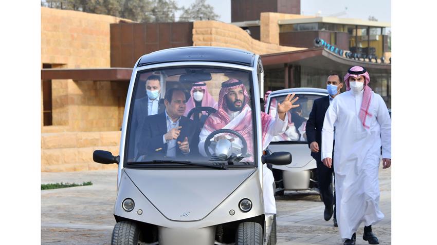 الرئيس عبد الفتاح السيسي يقوم بجولة تفقدية في حي الطريف التراثي بالعاصمة الرياض 8-3-2022