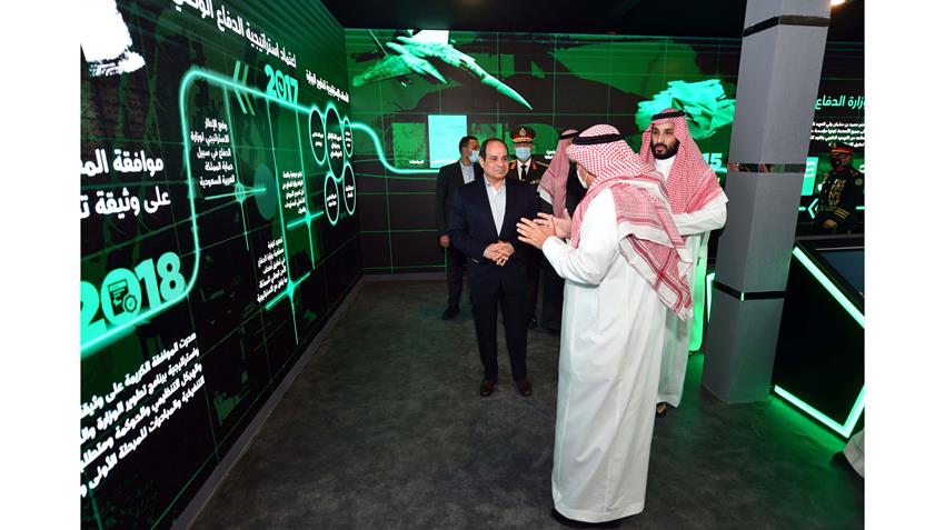 الرئيس عبد الفتاح السيسي يقوم بجولة تفقدية في معرض الدفاع العالمي بالرياض 8-3-2022