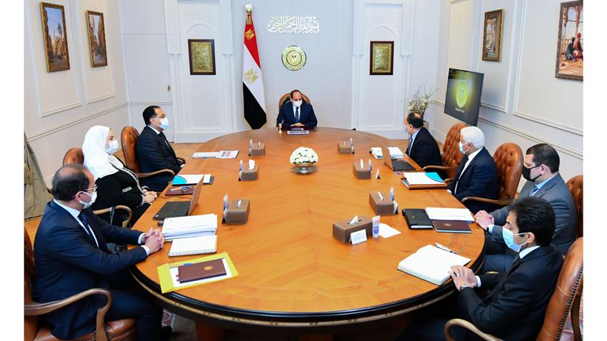 الرئيس عبد الفتاح السيسي يطلع على مشروع موازنة العام المالي القادم 2022-2023//  20-3-2022