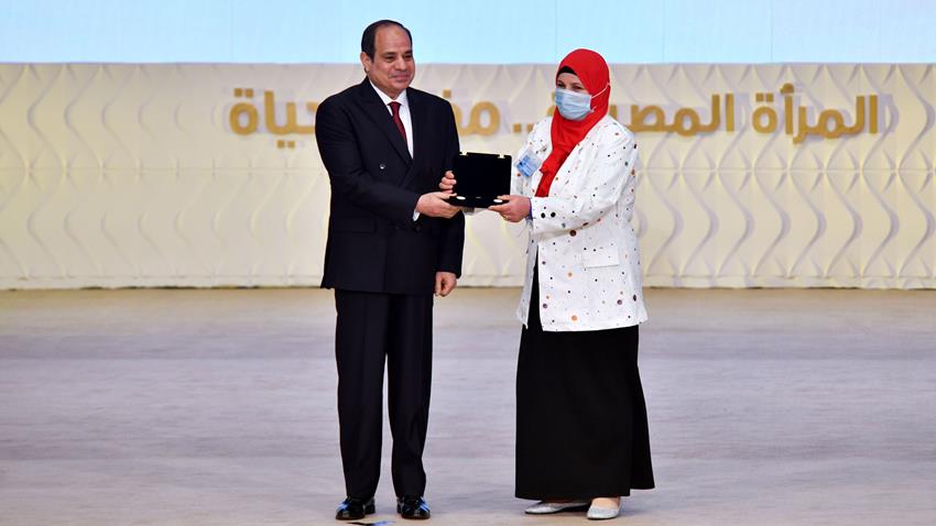 الرئيس عبد الفتاح السيسي يكرم عدد من الأمهات المثاليات ورموز من السيدات والشخصيات المصرية 23-3-2022
