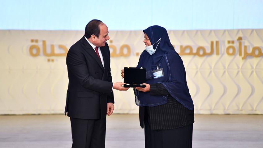الرئيس عبد الفتاح السيسي يكرم عدد من الأمهات المثاليات ورموز من السيدات والشخصيات المصرية 23-3-2022