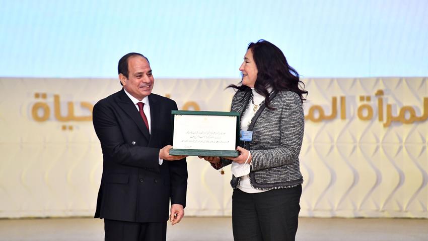 الرئيس عبد الفتاح السيسي يكرم عدد من الأمهات المثاليات ورموز من السيدات والشخصيات المصرية 23-3-2022