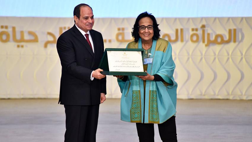 الرئيس عبد الفتاح السيسي يكرم عدد من الأمهات المثاليات ورموز من السيدات والشخصيات المصرية 23-3-2022
