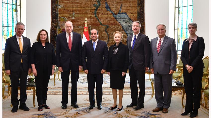 الرئيس عبد الفتاح السيسي يستقبل وفدًا من الكونجرس الأمريكي  16-04-2022