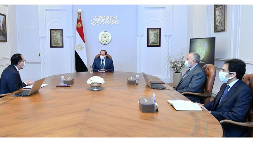 الرئيس عبد الفتاح السيسي يجتمع برئيس مجلس الوزراء ووزير الموارد المائية والري 18/4/2022
