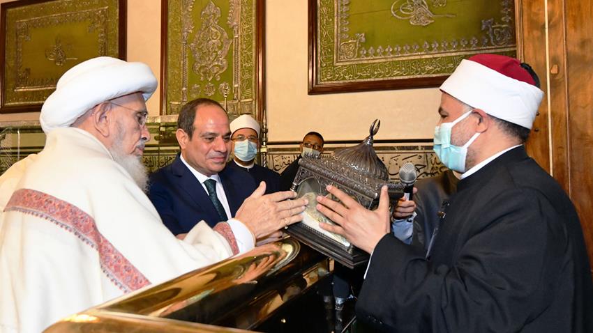 الرئيس عبد الفتاح السيسي يفتتح مسجد سيدنا الحسين بعد أعمال التجديد الشاملة  27-04-2022
