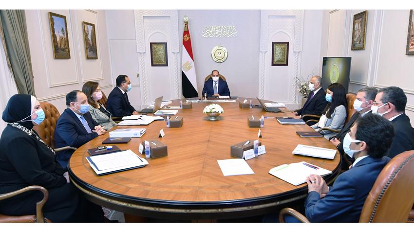 الرئيس عبد الفتاح السيسي يجتمع مع المجموعة الوزارية الاقتصادية 10/5/2022