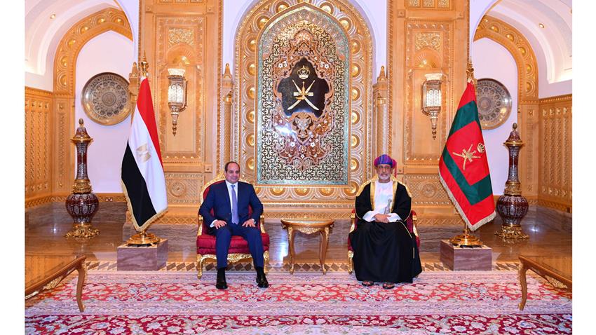 الرئيس عبد الفتاح السيسي يلتقي سلطان عمان بالعاصمة العمانية مسقط