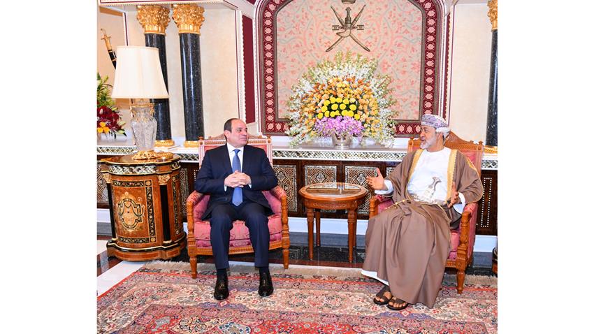الرئيس عبد الفتاح السيسي يلتقي سلطان عمان في قصر العلم العامر بالعاصمة العمانية 28/6/2022
