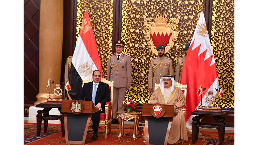 الرئيس عبد الفتاح السيسي يلتقي ملك المملكة البحرينية بالعاصمة المنامة 29-6-2022