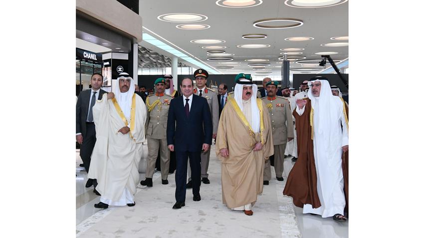 الرئيس عبد الفتاح السيسي يشارك في افتتاح المبنى الجديد في مطار البحرين الدولي مع ملك البحرين  29/6/2022