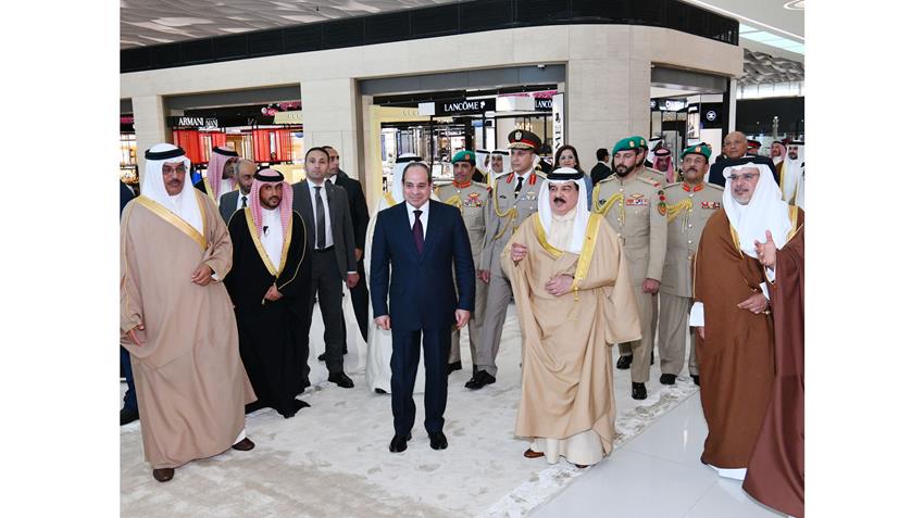 الرئيس عبد الفتاح السيسي يشارك في افتتاح المبنى الجديد في مطار البحرين الدولي مع ملك البحرين  29/6/2022