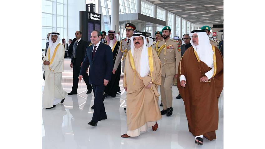 الرئيس عبد الفتاح السيسي يشارك في افتتاح المبنى الجديد في مطار البحرين الدولي مع ملك البحرين  29/6/2022