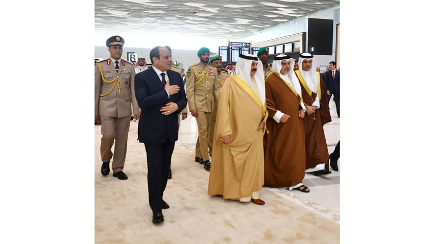 الرئيس عبد الفتاح السيسي يشارك في افتتاح المبنى الجديد في مطار البحرين الدولي مع ملك البحرين  29/6/2022