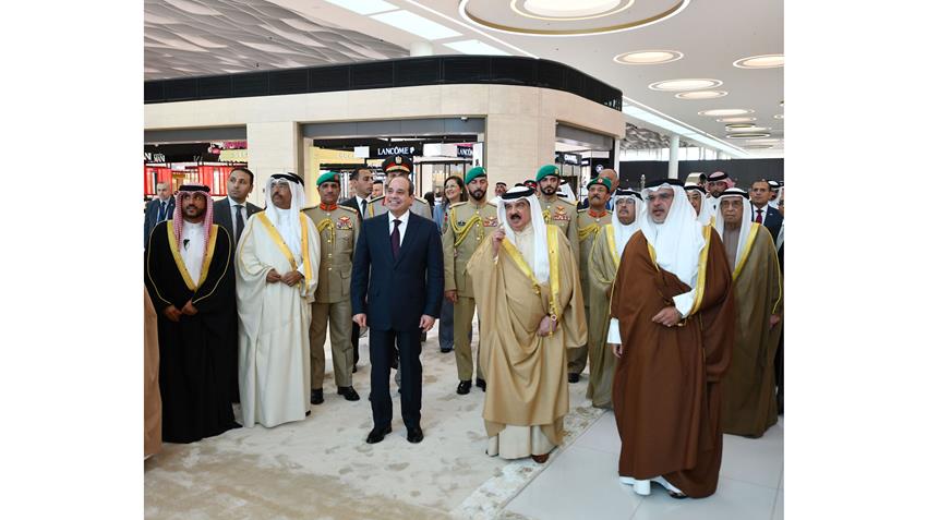 الرئيس عبد الفتاح السيسي يشارك في افتتاح المبنى الجديد في مطار البحرين الدولي مع ملك البحرين  29/6/2022