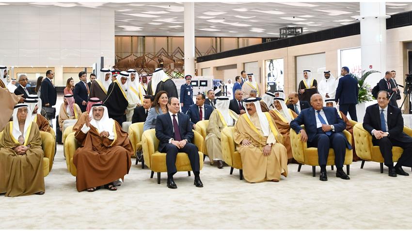 الرئيس عبد الفتاح السيسي يشارك في افتتاح المبنى الجديد في مطار البحرين الدولي مع ملك البحرين  29/6/2022