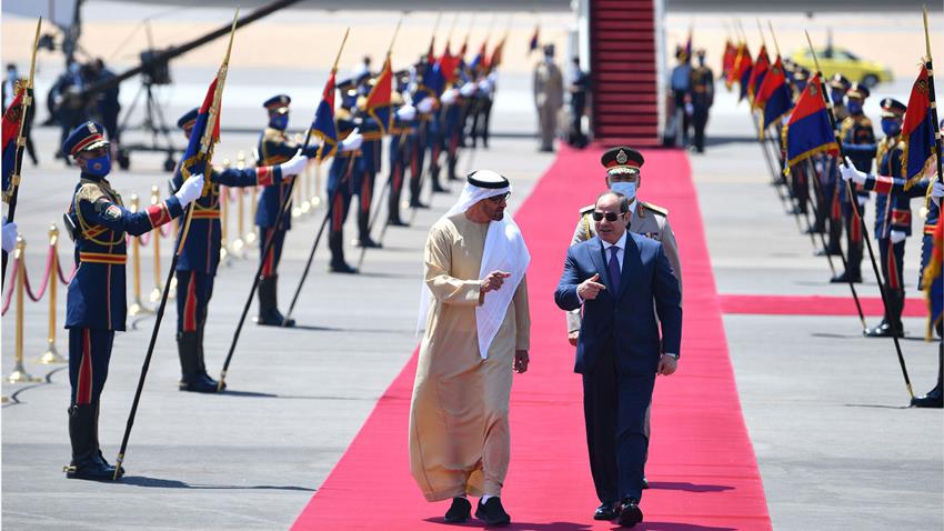 الرئيس عبد الفتاح السيسي يستقبل بمطار العلمين رئيس دولة الإمارات العربية المتحدة الشقيقة 21/08/2022