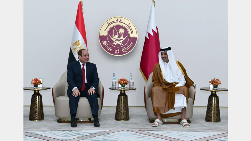الرئيس عبد الفتاح السيسي يصل إلى مطار حمد الدولي بالعاصمة القطرية الدوحة