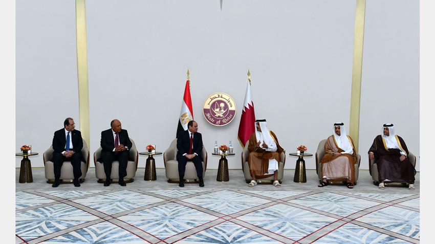 الرئيس عبد الفتاح السيسي يصل إلى مطار حمد الدولي بالعاصمة القطرية الدوحة