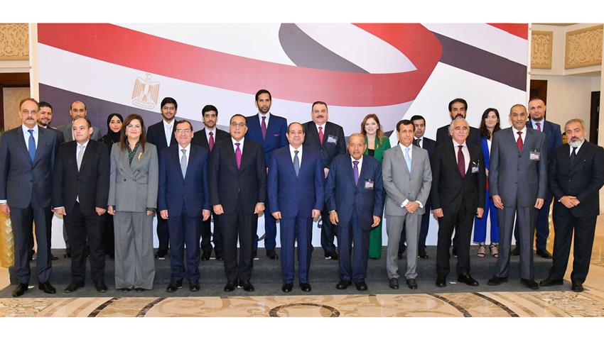 الرئيس عبد الفتاح السيسي يلتقي ممثلي رابطة رجال الأعمال القطريين 29/10/2022
