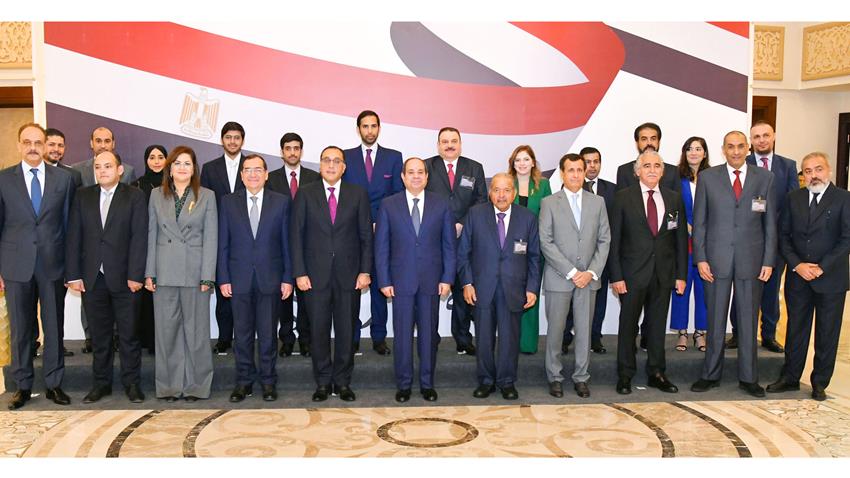الرئيس عبد الفتاح السيسي يلتقي ممثلي رابطة رجال الأعمال القطريين