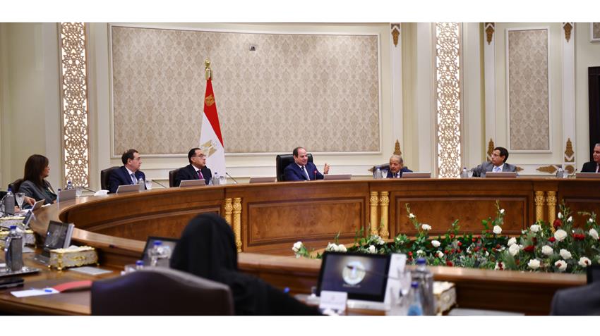 الرئيس عبد الفتاح السيسي يلتقي ممثلي رابطة رجال الأعمال القطريين
