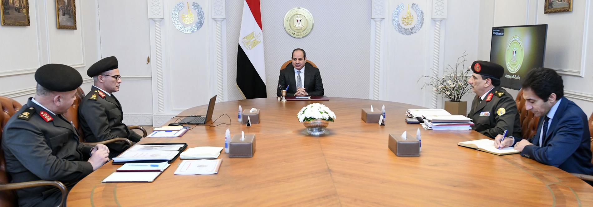 الرئيس عبد الفتاح السيسي يتابع جهود توفير المعدات والمركبات الخاصة بالمشروعات القومية التنموية