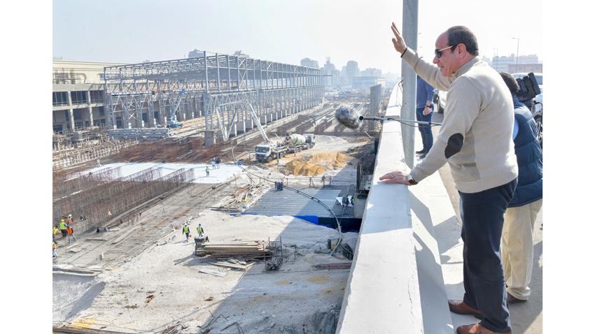 الرئيس عبد الفتاح السيسي يتفقد مشروعات المحاور والطرق بمحافظة الجيزة