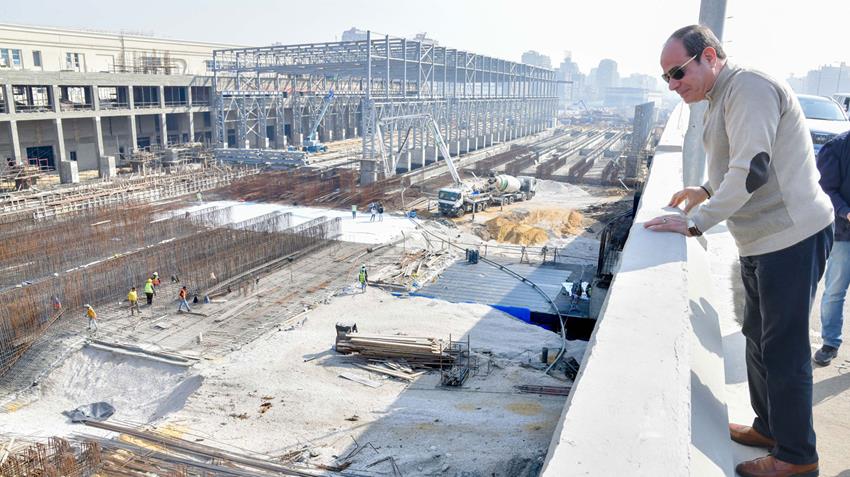 الرئيس عبد الفتاح السيسي يتفقد مشروعات المحاور والطرق بمحافظة الجيزة