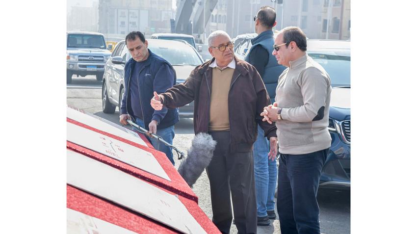 الرئيس عبد الفتاح السيسي يتفقد مشروعات المحاور والطرق بمحافظة الجيزة