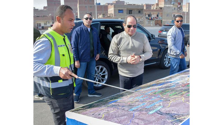 الرئيس عبد الفتاح السيسي يتفقد مشروعات المحاور والطرق بمحافظة الجيزة
