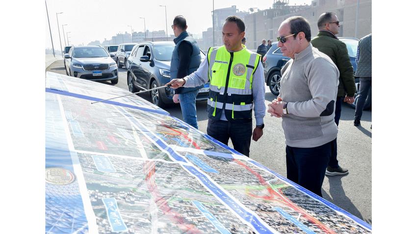 الرئيس عبد الفتاح السيسي يتفقد مشروعات المحاور والطرق بمحافظة الجيزة