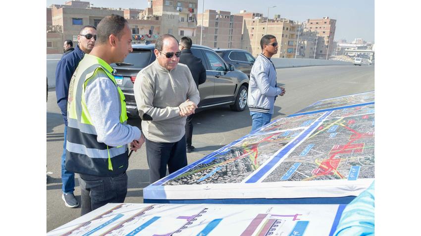 الرئيس عبد الفتاح السيسي يتفقد مشروعات المحاور والطرق بمحافظة الجيزة