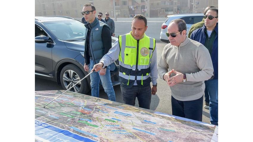 الرئيس عبد الفتاح السيسي يتفقد مشروعات المحاور والطرق بمحافظة الجيزة