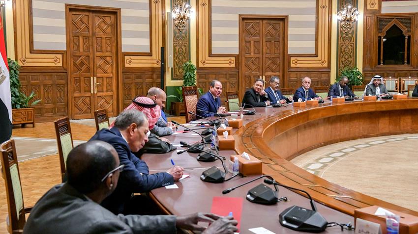 استقبل السيد الرئيس عبد الفتاح السيسي اليوم أعضاء الأمانة العامة الجديدة لاتحاد الصحفيين العرب، وذلك برئاسة السيد مؤيد اللامي رئيس الاتحاد ونقيب الصحفيين العراقيين، وبحضور السيد كرم جبر رئيس المجلس الأعلى لتنظيم الإعلام، والسيد ضياء رشوان نقيب الصحفيين المصريين والرئيس الشرفي لاتحاد الصحفيين العرب.