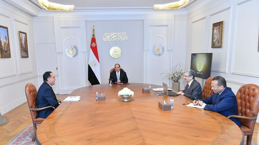 الرئيس عبد الفتاح السيسي يجتمع برئيس مجلس الوزراء ووزير الكهرباء والطاقة المتجددة