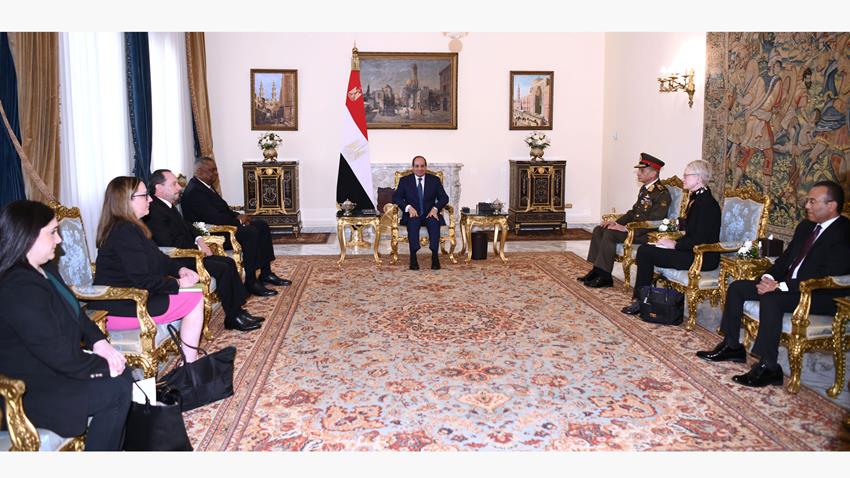 الرئيس عبد الفتاح السيسي يستقبل وزير دفاع الولايات المتحدة الأمريكية والوفد المرافق له
