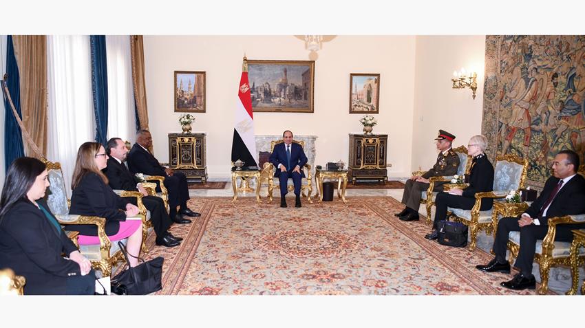 الرئيس عبد الفتاح السيسي يستقبل وزير دفاع الولايات المتحدة الأمريكية والوفد المرافق له