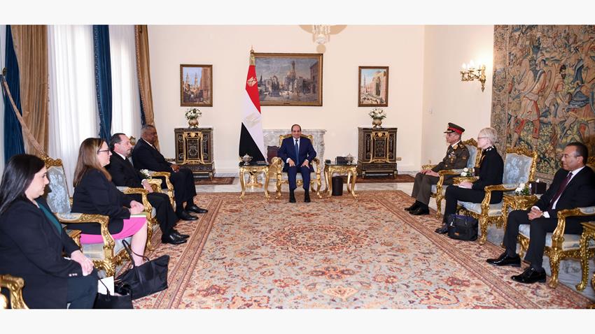 الرئيس عبد الفتاح السيسي يستقبل وزير دفاع الولايات المتحدة الأمريكية والوفد المرافق له