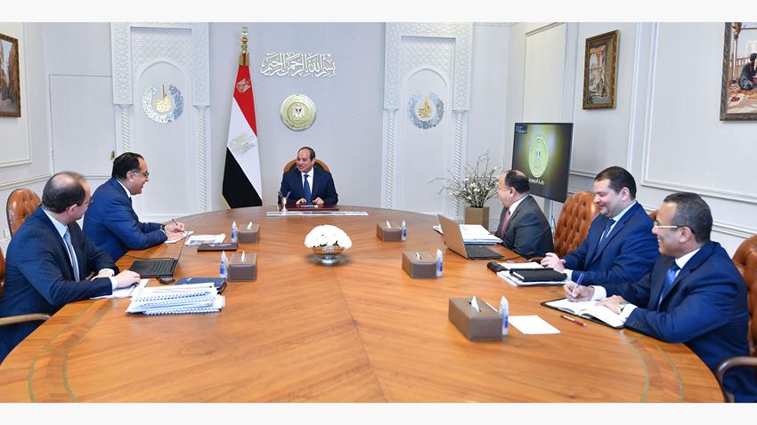 الرئيس عبد الفتاح السيسي يتابع مشروع موازنة العام المالي القادم 2023-2024