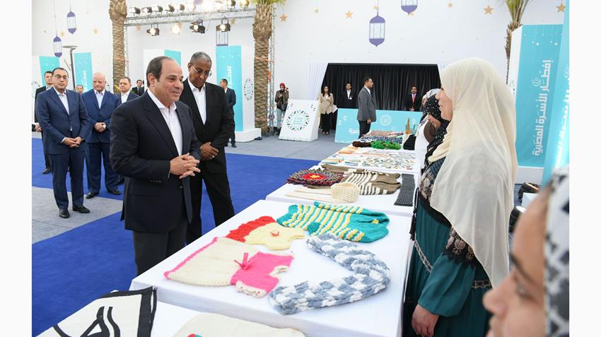 الرئيس عبد الفتاح السيسي يشارك في إفطار الأسرة المصرية بحي الأسمرات