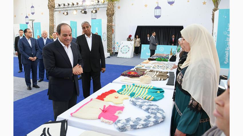 الرئيس عبد الفتاح السيسي يشارك في إفطار الأسرة المصرية بحي الأسمرات