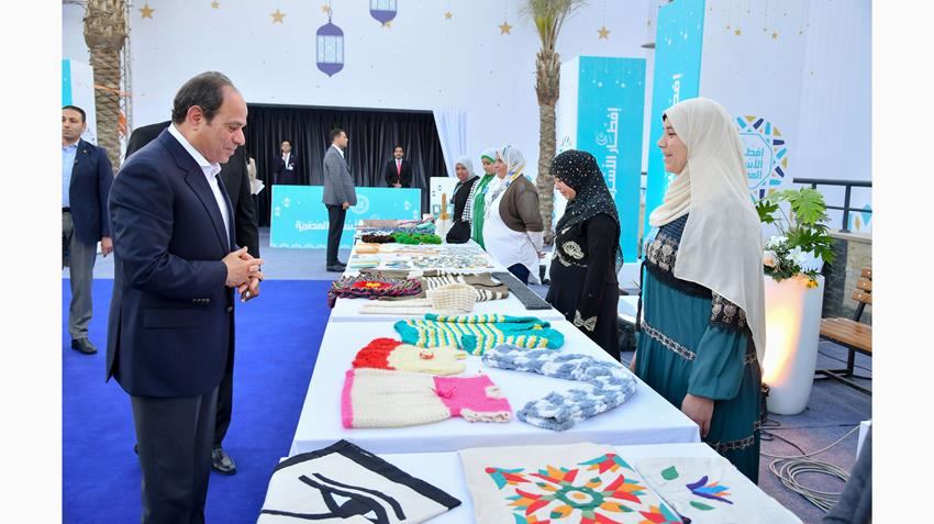 الرئيس عبد الفتاح السيسي يشارك في إفطار الأسرة المصرية بحي الأسمرات