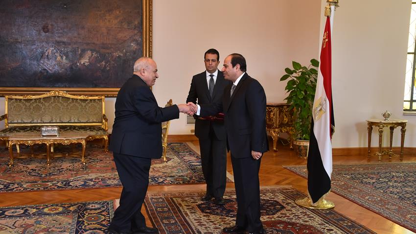 منح الرئيس عبد الفتاح السيسي وسام الجمهورية من الطبقة الأولى للهيئات القضائية السابقة