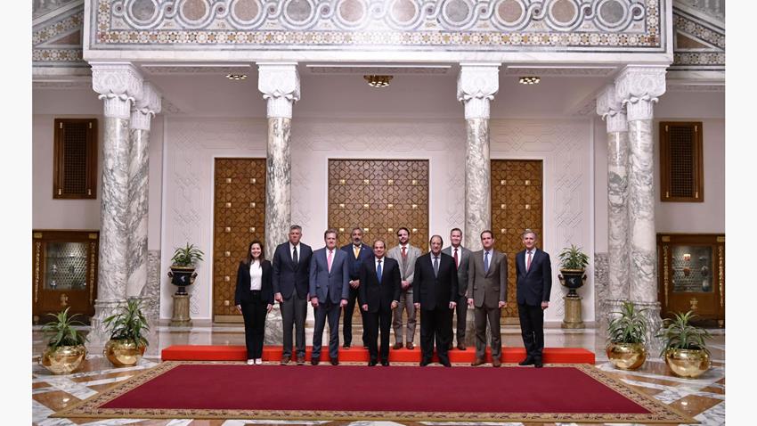 الرئيس عبد الفتاح السيسي يستقبل رئيس اللجنة الدائمة لشئون الاستخبارات بمجلس النواب الأمريكي