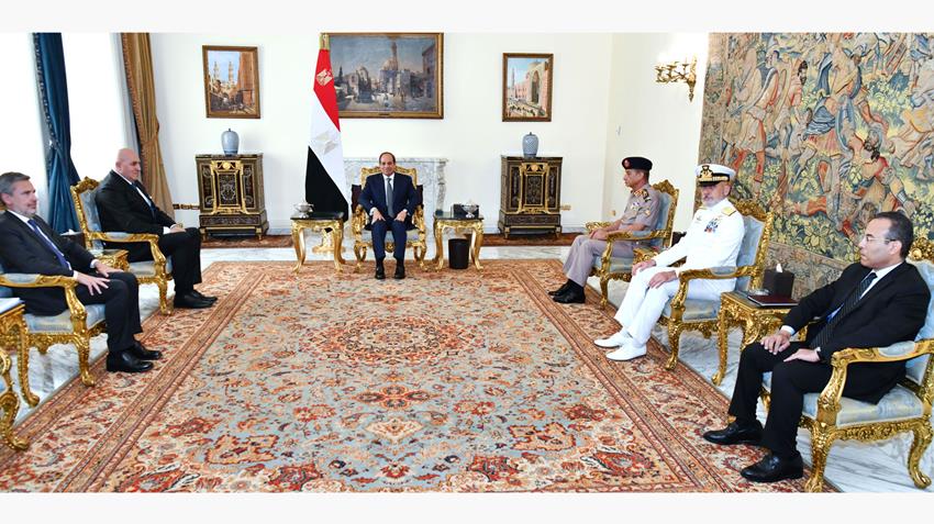 الرئيس عبد الفتاح السيسي يستقبل وزير الدفاع الإيطالي