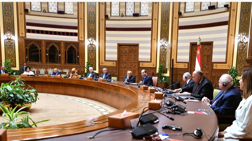 الرئيس عبد الفتاح السيسي يلتقي أعضاء مجلس أمناء مكتبة الإسكندرية